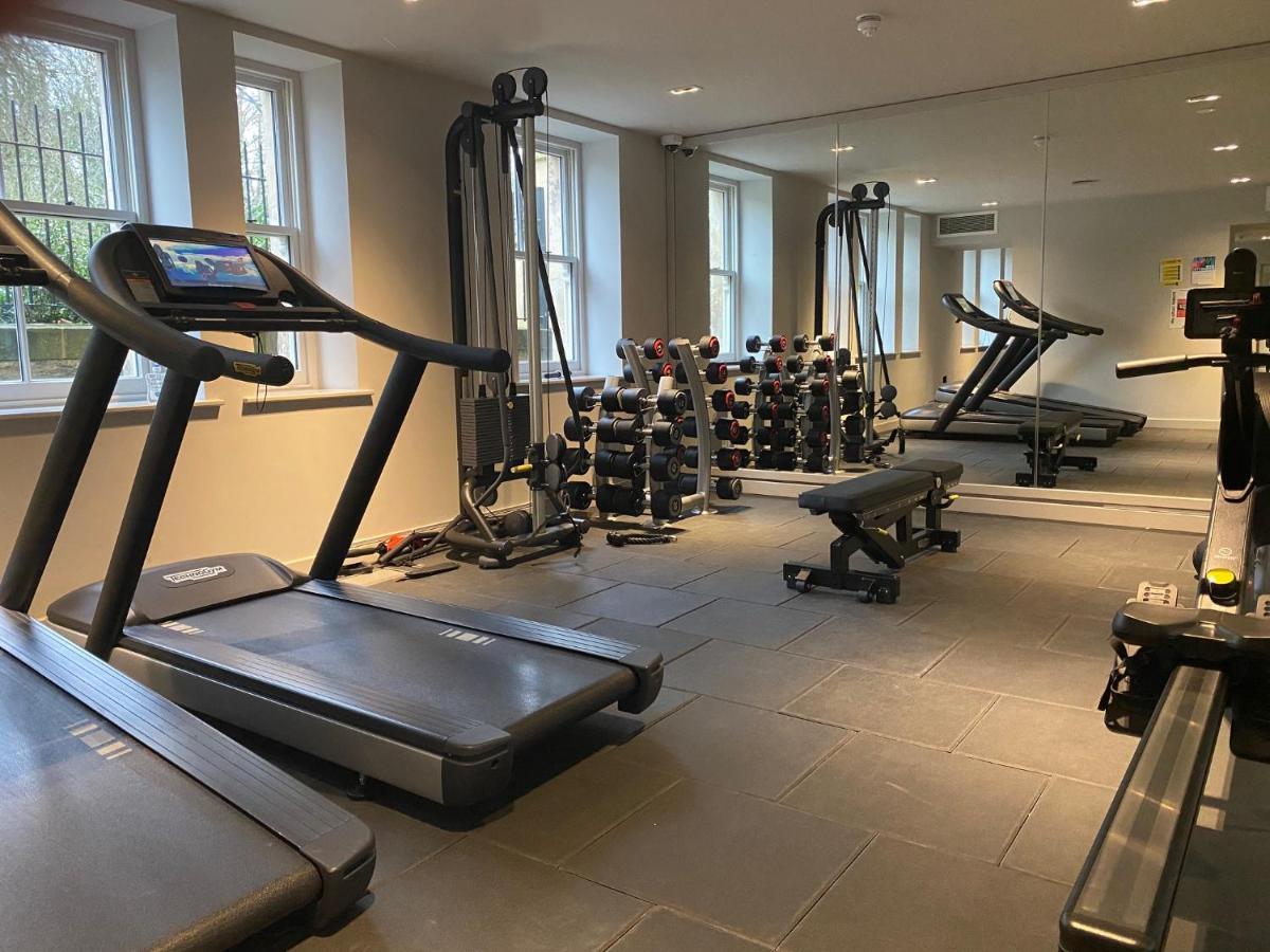 Student Castle Studio Apartments - Free Parking 바스 외부 사진