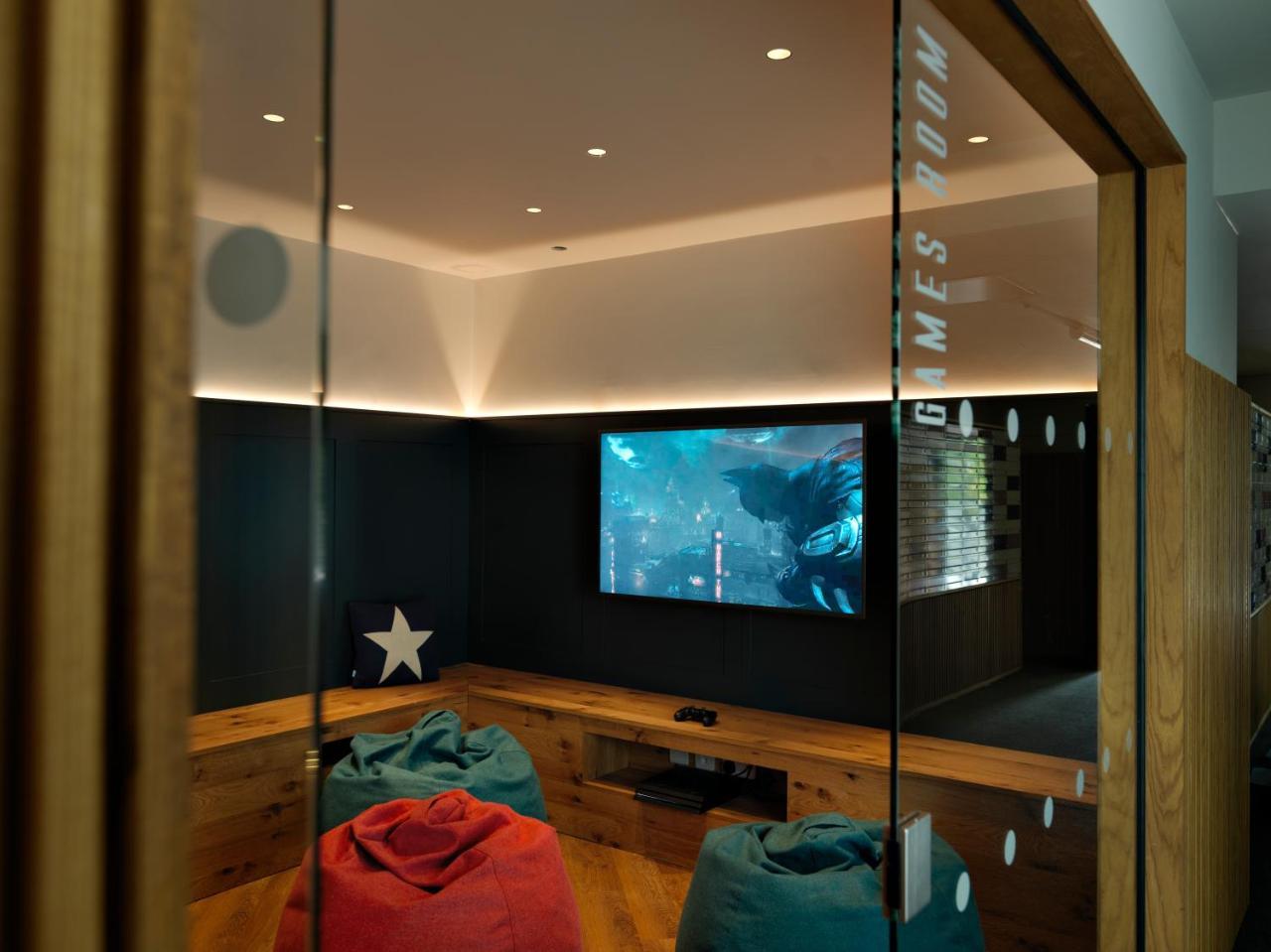 Student Castle Studio Apartments - Free Parking 바스 외부 사진
