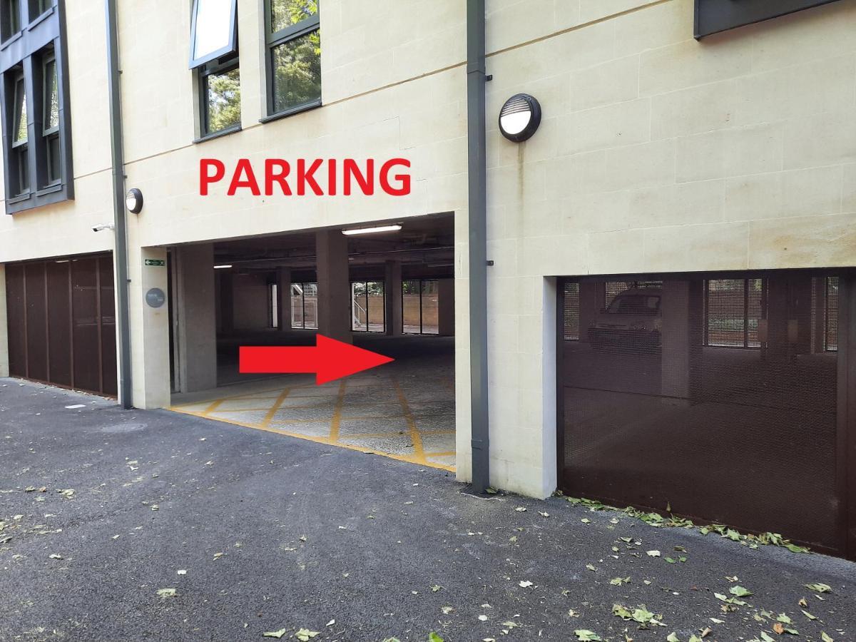 Student Castle Studio Apartments - Free Parking 바스 외부 사진